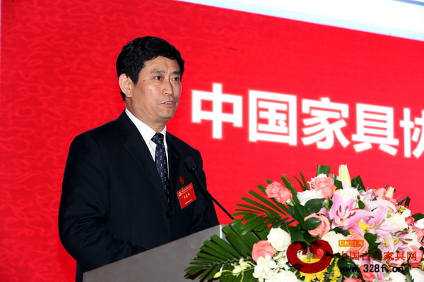 中國家具協(xié)會理事長朱長嶺致辭 中國家具協(xié)會理事長朱長嶺致辭