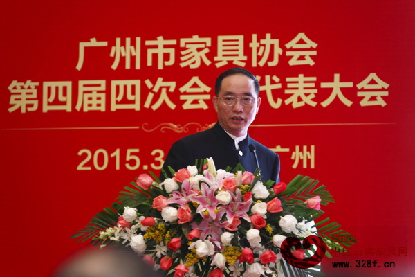 廣州市家具協(xié)會創(chuàng)始會長劉顯明做協(xié)會工作報告 廣州市家具協(xié)會創(chuàng)始會長劉顯明做協(xié)會工作報告