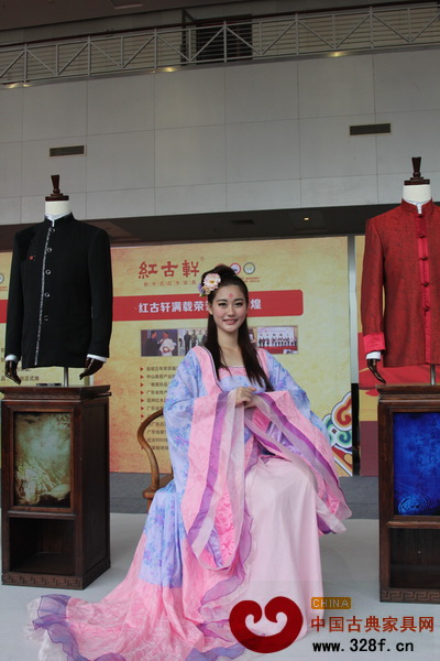紅古軒展廳上的漢服秀 紅古軒展廳上的漢服秀