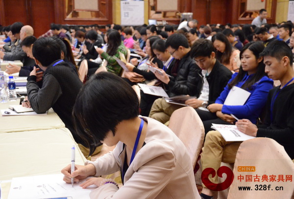 課程現(xiàn)場(chǎng),學(xué)員們非常認(rèn)真地聽(tīng)講、做筆記 課程現(xiàn)場(chǎng),學(xué)員們非常認(rèn)真地聽(tīng)講、做筆記