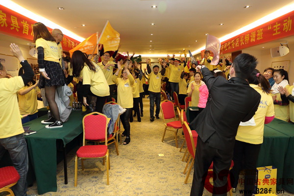 多才多藝的瀚晟堂紅木特訓班學員在培訓師的引導下，將課程氛圍一次次推向了高潮 