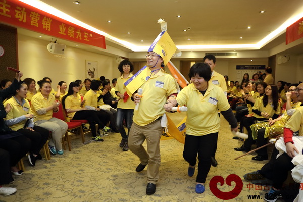 瀚晟堂紅木特訓班學員進行團隊才藝表演