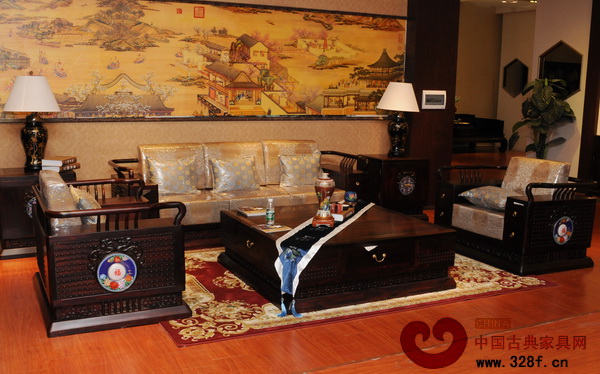 紅寶軒紅木展廳展出的景泰藍紅木家具 紅寶軒紅木展廳展出的景泰藍紅木家具