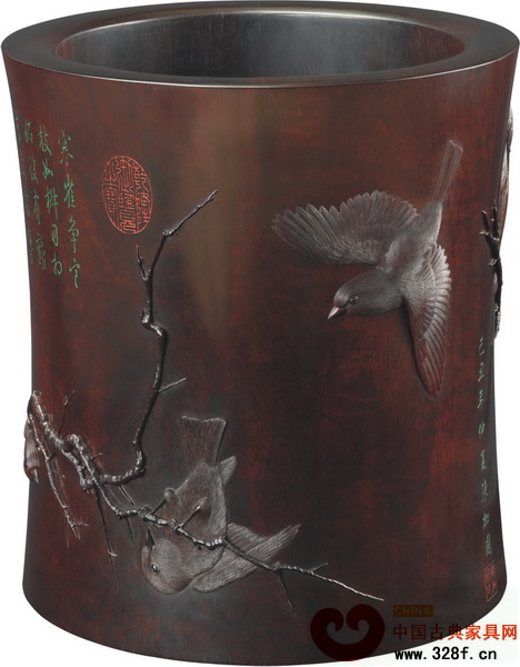 泰和園絲翎檀雕木雕藝術(shù)作品《寒雀圖》筆筒被中國(guó)國(guó)家博物館收藏 泰和園絲翎檀雕木雕藝術(shù)作品《寒雀圖》筆筒被中國(guó)國(guó)家博物館收藏