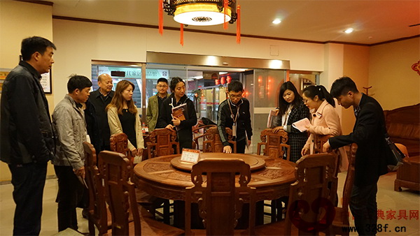 培訓學員參觀東陽紅木家具市場