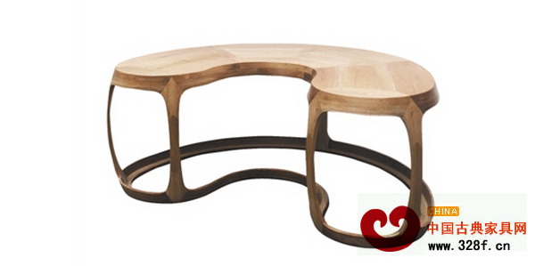 米蘭家具展上獨具風(fēng)格的明式繡桌 米蘭家具展上獨具風(fēng)格的明式繡桌