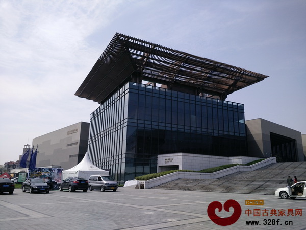 “世界向東”國際軟裝藝術(shù)設(shè)計周東陽站的三場論壇將在中國木雕博物館國際會議中心舉行 “世界向東”國際軟裝藝術(shù)設(shè)計周東陽站的三場論壇將在中國木雕博物館國際會議中心舉行