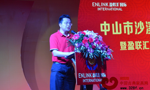 中山市沙溪鎮(zhèn)黨委副書記鄒小龍在聯(lián)誼會上做致辭 中山市沙溪鎮(zhèn)黨委副書記鄒小龍在聯(lián)誼會上做致辭