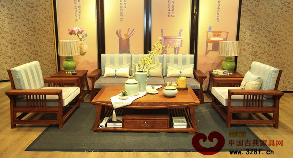 運(yùn)用布藝、綠植、燈飾、擺件等軟裝配飾營(yíng)造出風(fēng)格獨(dú)特的整體空間環(huán)境（東陽(yáng)中信紅木供圖）