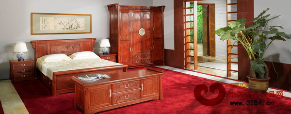 現(xiàn)代中式風(fēng)格的臥房,典雅又簡約(東莞國壽紅木供圖) 現(xiàn)代中式風(fēng)格的臥房,典雅又簡約(東莞國壽紅木供圖)