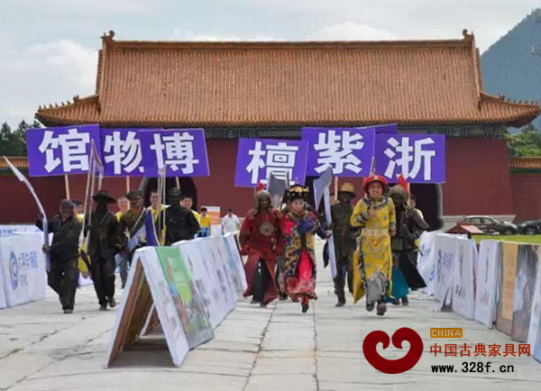 橫馬比賽開(kāi)幕現(xiàn)場(chǎng),旭東紅木·浙江紫檀博物館的古裝表演 橫馬比賽開(kāi)幕現(xiàn)場(chǎng),旭東紅木·浙江紫檀博物館的古裝表演