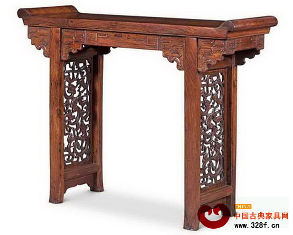 清早期 黃花梨獨(dú)板夾頭榫管腳棖螭龍紋小翹頭案 清早期 黃花梨獨(dú)板夾頭榫管腳棖螭龍紋小翹頭案