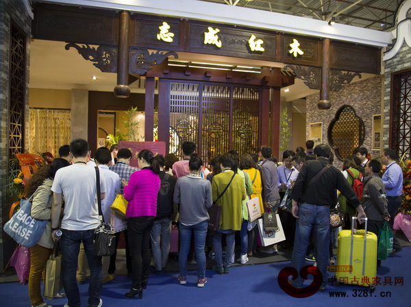 志成紅木3月東莞名家具展火爆場(chǎng)面 志成紅木3月東莞名家具展火爆場(chǎng)面