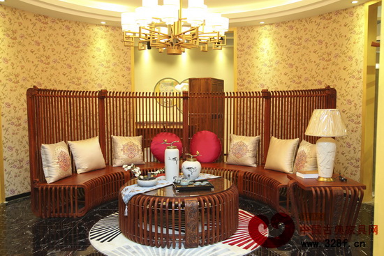 “長信世家”形象產(chǎn)品——飛龍在天左右沙發(fā) “長信世家”形象產(chǎn)品——飛龍在天左右沙發(fā)