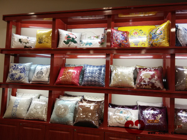 瑞昇家居為西安紅木雅居閣軟裝裝柜生產(chǎn)的軟裝 瑞昇家居為西安紅木雅居閣軟裝裝柜生產(chǎn)的軟裝