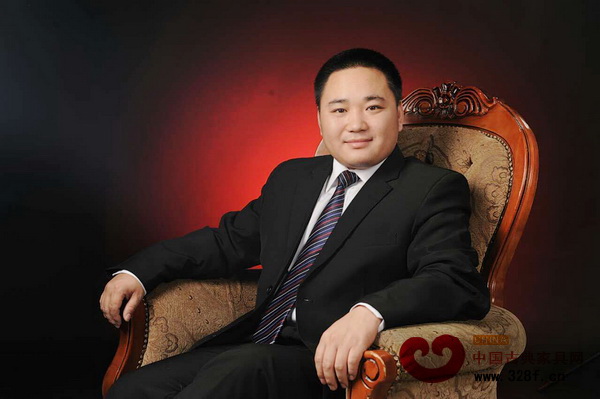 東北林業(yè)大學明清家具研究所所長牛曉霆 東北林業(yè)大學明清家具研究所所長牛曉霆