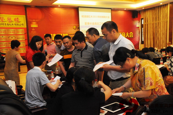 明清居訂貨會(huì)現(xiàn)場(chǎng)火爆