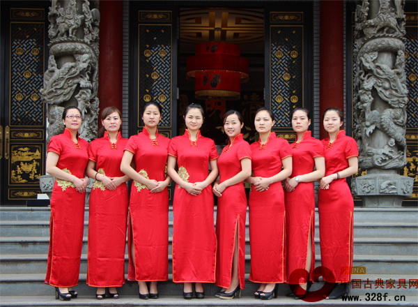 明清居服務(wù)團(tuán)隊(duì)留影 