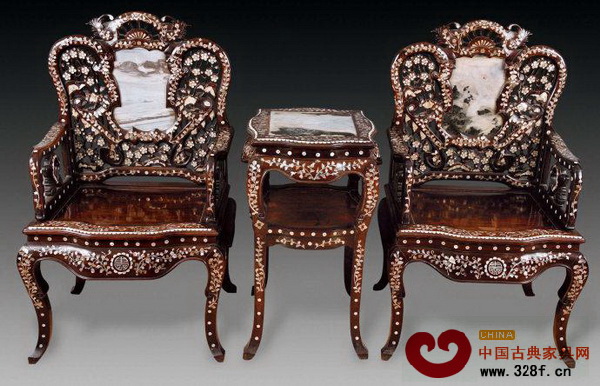 椅子上運(yùn)用了高超的鑲嵌技藝 椅子上運(yùn)用了高超的鑲嵌技藝