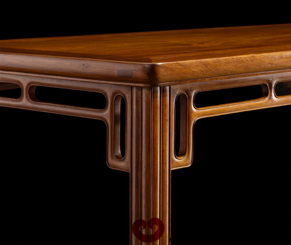 倒棱藝術(shù),遠(yuǎn)觀是一條直線,且棱角清晰,然而細(xì)觀之,才發(fā)現(xiàn)直線是具有微小弧面的直線 倒棱藝術(shù),遠(yuǎn)觀是一條直線,且棱角清晰,然而細(xì)觀之,才發(fā)現(xiàn)直線是具有微小弧面的直線