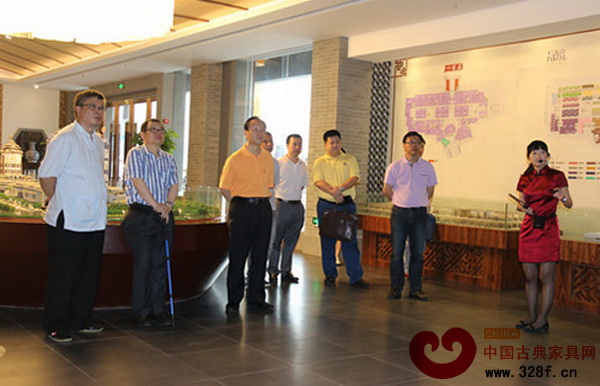 紅博城項(xiàng)目受到省市領(lǐng)導(dǎo)的高度重視(圖為廣東省人民政府參事室領(lǐng)導(dǎo)一行觀看紅博城3D視頻動(dòng)畫(huà)) 紅博城項(xiàng)目受到省市領(lǐng)導(dǎo)的高度重視(圖為廣東省人民政府參事室領(lǐng)導(dǎo)一行觀看紅博城3D視頻動(dòng)畫(huà))