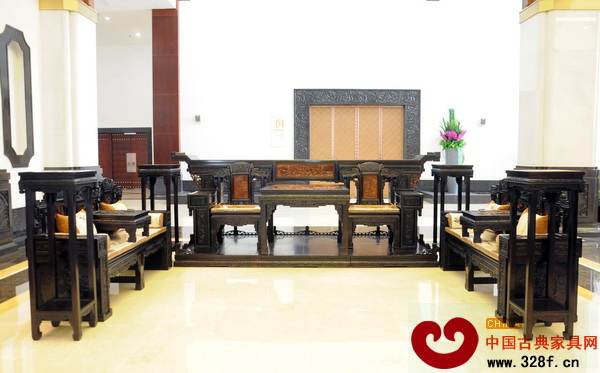 雅典紅木的《盛世中堂》獲金華市第四屆工藝美術(shù)精品展金獎(jiǎng)