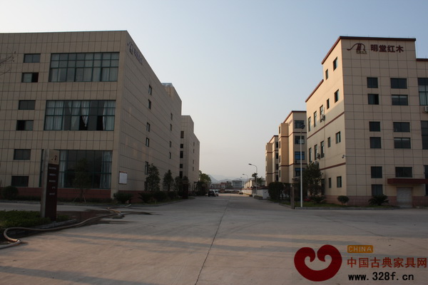 明堂紅木工業(yè)園內(nèi)景 明堂紅木工業(yè)園內(nèi)景