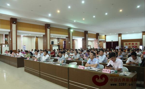 培訓(xùn)會(huì)吸引了200多位行業(yè)領(lǐng)帶、協(xié)會(huì)代表、企業(yè)老板和營(yíng)銷負(fù)責(zé)人共同參與