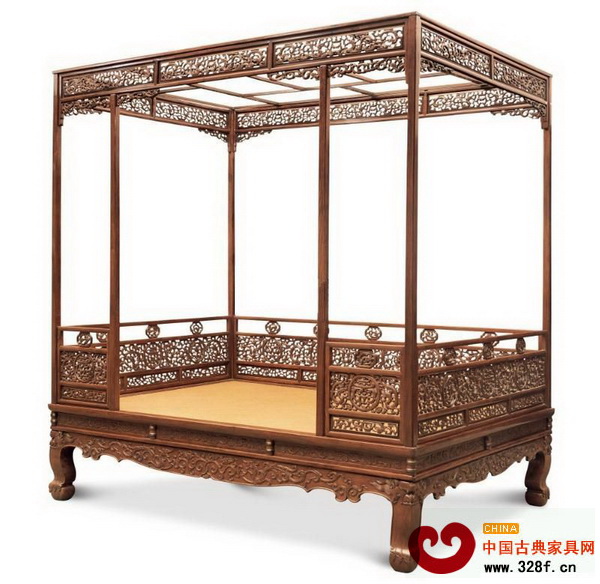 黃花梨螭龍紋六柱式架子床