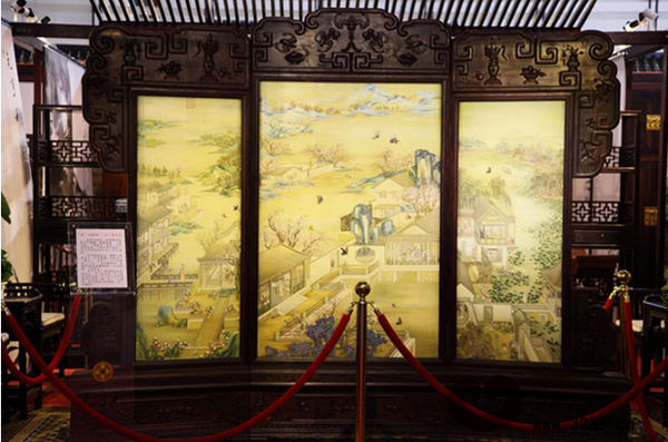 絹本雙面油畫紫檀屏風(fēng)