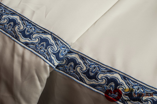 青花瓷花邊，增加中式韻味