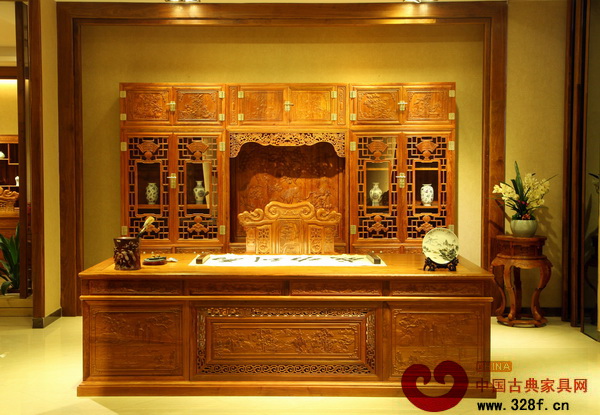 雅仕軒紅木——280豪華辦公臺(tái)+松鶴組合書柜 雅仕軒紅木——280豪華辦公臺(tái)+松鶴組合書柜