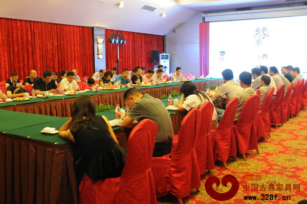 2014年“緣系紅木請(qǐng) 再溫東陽(yáng)夢(mèng)”主題交流活動(dòng)現(xiàn)場(chǎng) 2014年“緣系紅木請(qǐng) 再溫東陽(yáng)夢(mèng)”主題交流活動(dòng)現(xiàn)場(chǎng)