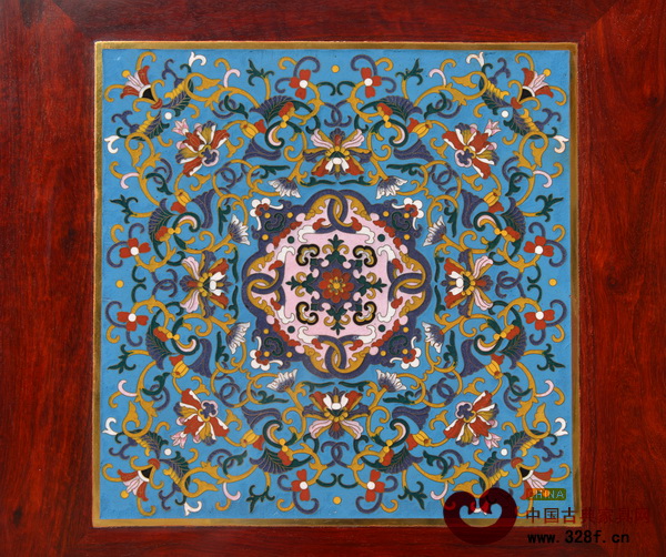 凳面選用掐絲琺瑯為心板 凳面選用掐絲琺瑯為心板