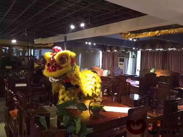 鄭邦紅木中山坦洲專賣店內(nèi)景