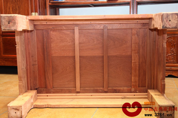寶麟紅木光身家具的底部選材優(yōu)良,每一款家具都是上乘家具 寶麟紅木光身家具的底部選材優(yōu)良,每一款家具都是上乘家具