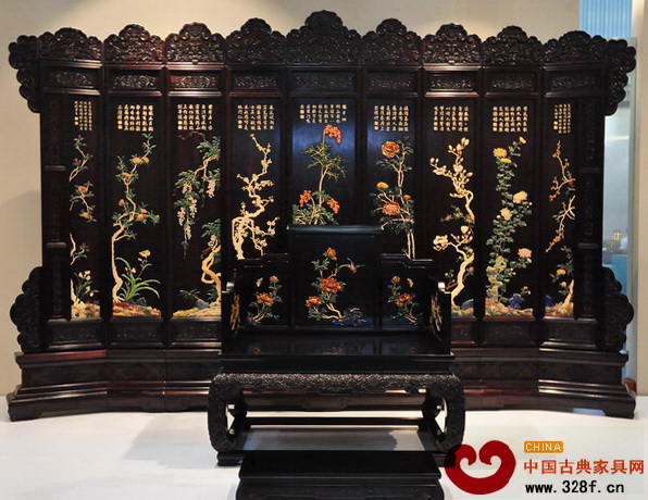 區(qū)氏臻品展廳一角 區(qū)氏臻品展廳一角