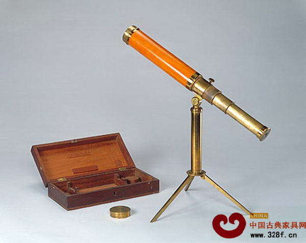 橙漆皮銅鍍金望遠(yuǎn)鏡 橙漆皮銅鍍金望遠(yuǎn)鏡