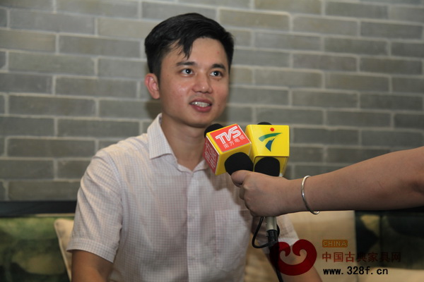 品牌紅木家具經(jīng)銷商聯(lián)盟發(fā)起人、弘木傳媒CEO林偉華接受媒體采訪 品牌紅木家具經(jīng)銷商聯(lián)盟發(fā)起人、弘木傳媒CEO林偉華接受媒體采訪