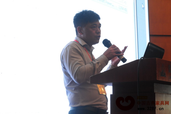 東清閣營(yíng)銷總監(jiān)陳亞盛介紹《維木》系列新品 東清閣營(yíng)銷總監(jiān)陳亞盛介紹《維木》系列新品