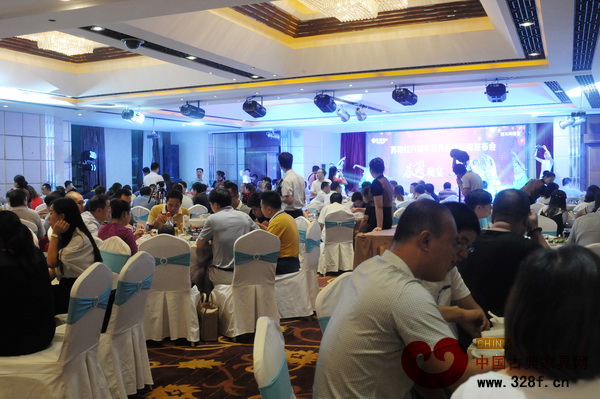 蘇陽紅六周年慶典暨新品牌發(fā)布會(huì)答謝晚宴現(xiàn)場(chǎng)