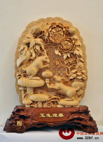 亞太地區(qū)手工藝大師、中國(guó)工藝美術(shù)大師、東陽(yáng)木雕傳承人陸光正代表作《玉兔迎春》 亞太地區(qū)手工藝大師、中國(guó)工藝美術(shù)大師、東陽(yáng)木雕傳承人陸光正代表作《玉兔迎春》