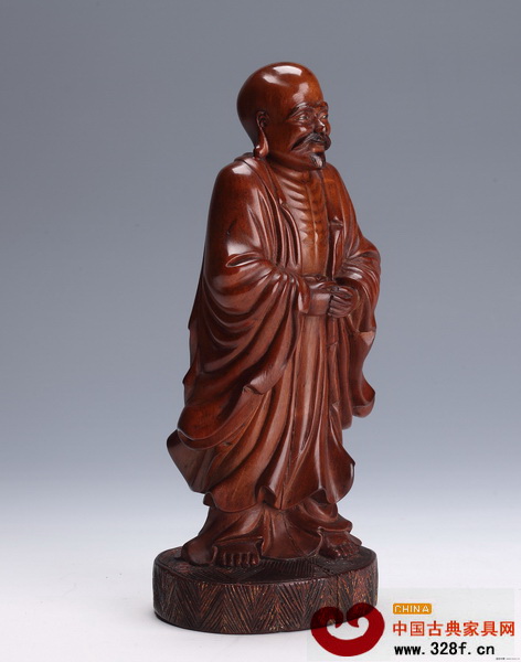 龍眼木雕雕刻的人物形象活靈活現(xiàn) 龍眼木雕雕刻的人物形象活靈活現(xiàn)