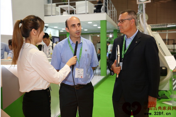 比雅斯中國總經(jīng)理 Luigi Tarini(中)首席執(zhí)行官 Piergiorgio Franca(右) 比雅斯中國總經(jīng)理 Luigi Tarini(中)首席執(zhí)行官 Piergiorgio Franca(右)