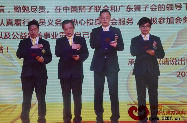 大匯堂總經(jīng)理胡春龍（左一）正式加入廣東獅子會香江服務(wù)隊并進(jìn)行宣誓