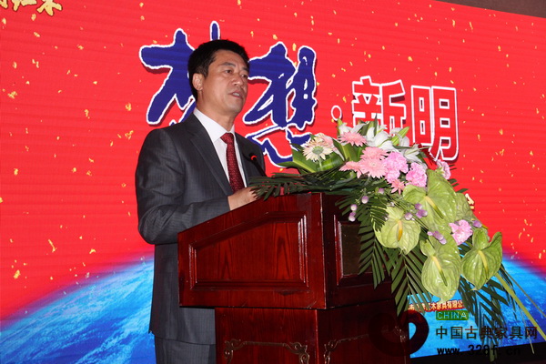 新明紅木領(lǐng)頭人、董事長(zhǎng)張新民致辭 新明紅木領(lǐng)頭人、董事長(zhǎng)張新民致辭