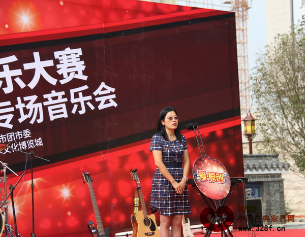 中山市文廣新局副局長(zhǎng)呂麗珠在中山原創(chuàng)音樂大賽上致辭 中山市文廣新局副局長(zhǎng)呂麗珠在中山原創(chuàng)音樂大賽上致辭