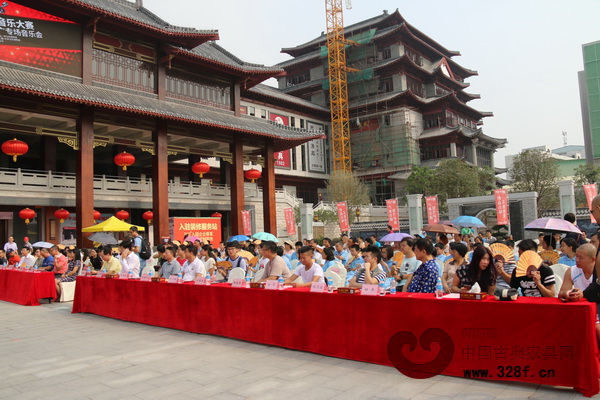 以原創(chuàng)唱響金秋,以音樂開啟非凡,紅博城現(xiàn)場(chǎng)十分熱鬧 以原創(chuàng)唱響金秋,以音樂開啟非凡,紅博城現(xiàn)場(chǎng)十分熱鬧