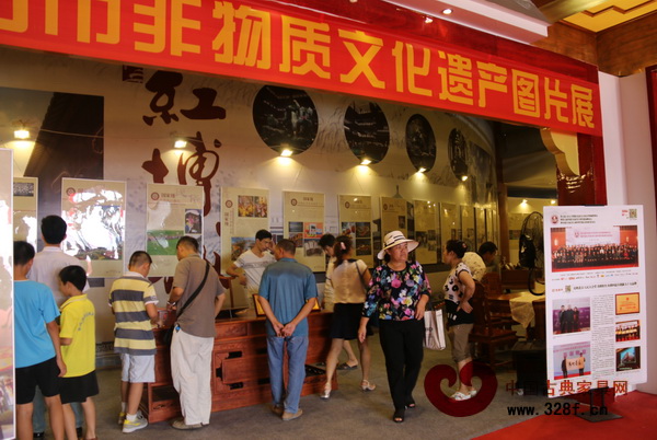 “紅博城紅木名店展”持續(xù)整個(gè)國(guó)慶假期 “紅博城紅木名店展”持續(xù)整個(gè)國(guó)慶假期