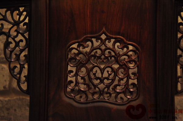 明式家具的美在細(xì)節(jié)處展現(xiàn)，越簡潔越美